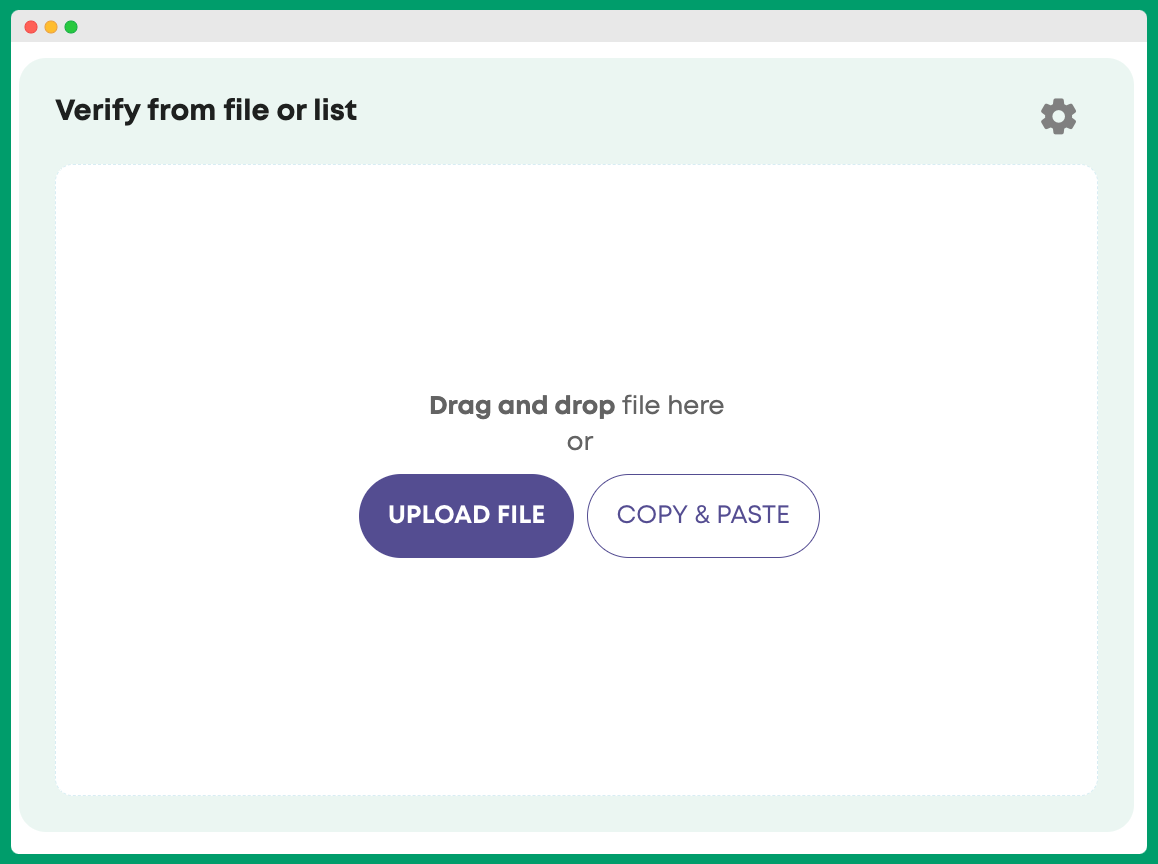 memverifikasi email dan alamat IP